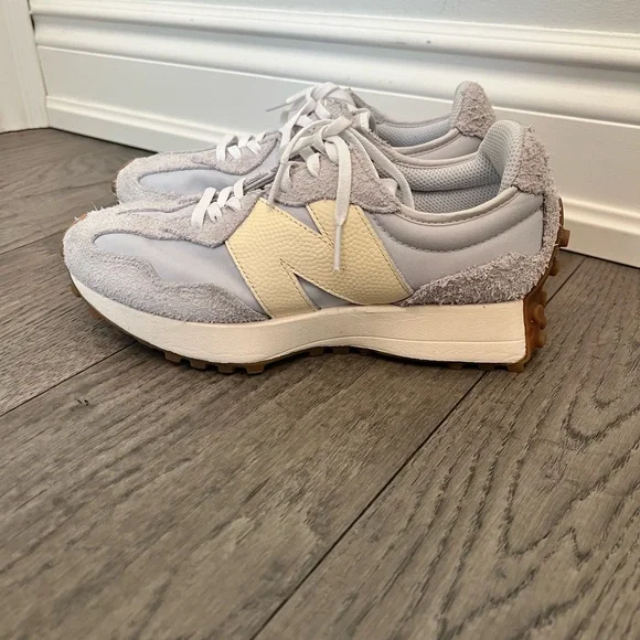 New Balance Women's 327 - Picture 3 of 8